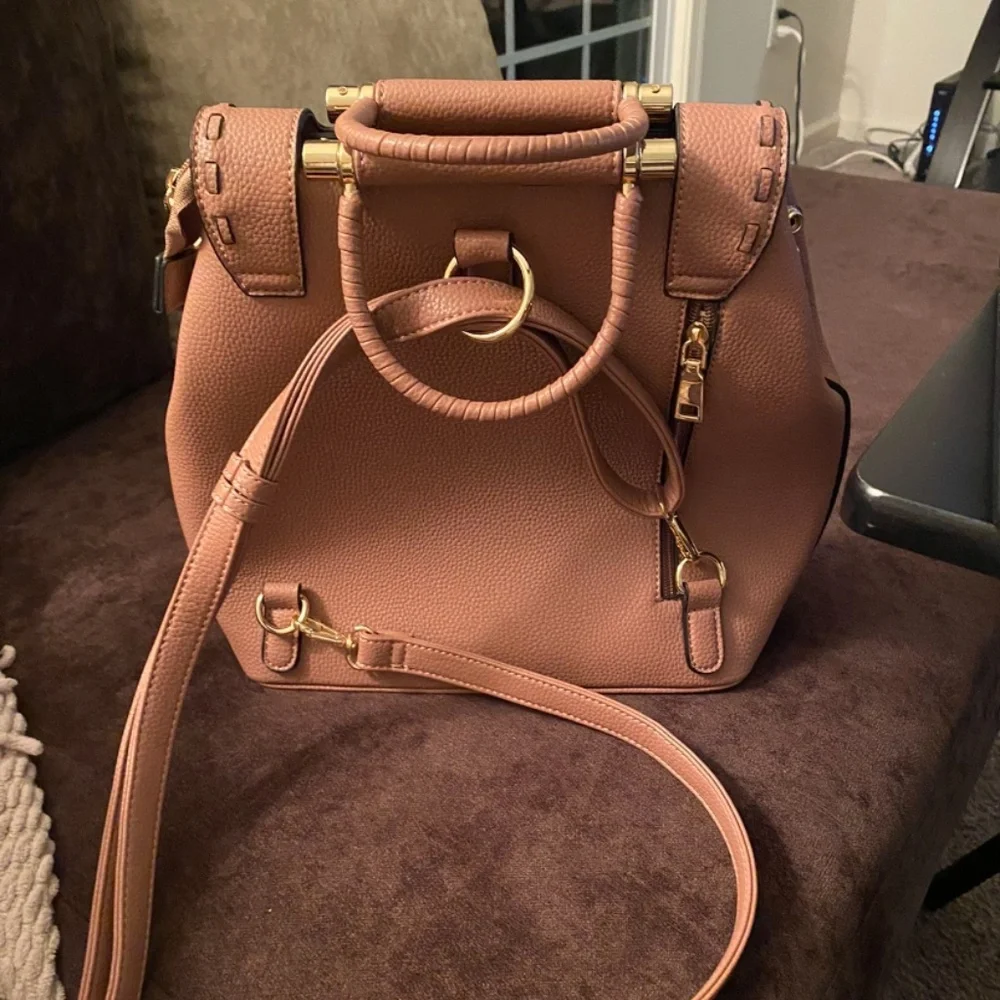 Backpack - Picture 2 of 6